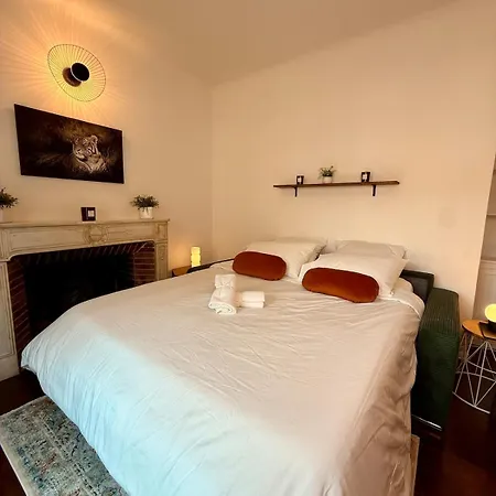 Apartament Le Peyrou - Elegant One-bedroom For Up To 4 Guests - Free Parking - Air Conditioning - Prime Center Location