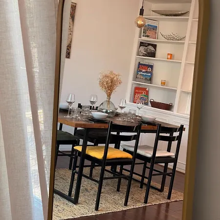 Apartament Le Peyrou - Elegant One-bedroom For Up To 4 Guests - Free Parking - Air Conditioning - Prime Center Location *