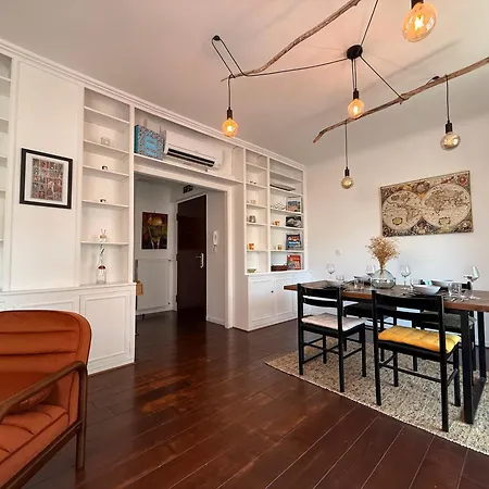 Le Peyrou - Elegant One-bedroom For Up To 4 Guests - Free Parking - Air Conditioning - Prime Center Location Appartement