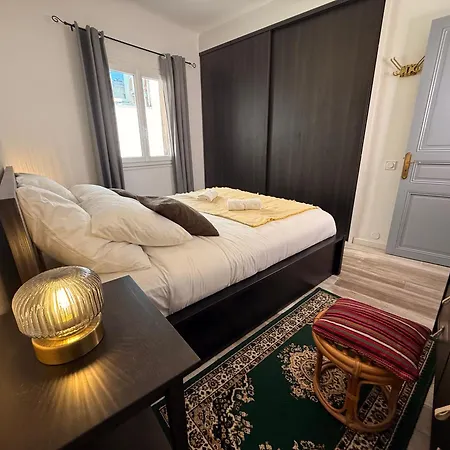 Le Peyrou - Elegant One-bedroom For Up To 4 Guests - Free Parking - Air Conditioning - Prime Center Location Montpellier