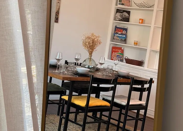아파트 Le Peyrou - Elegant One-bedroom For Up To 4 Guests - Free Parking - Air Conditioning - Prime Center Location *